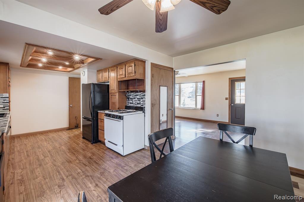 7283 Vanderploeg Lane, Imlay City, MI 48444 — Photo 12