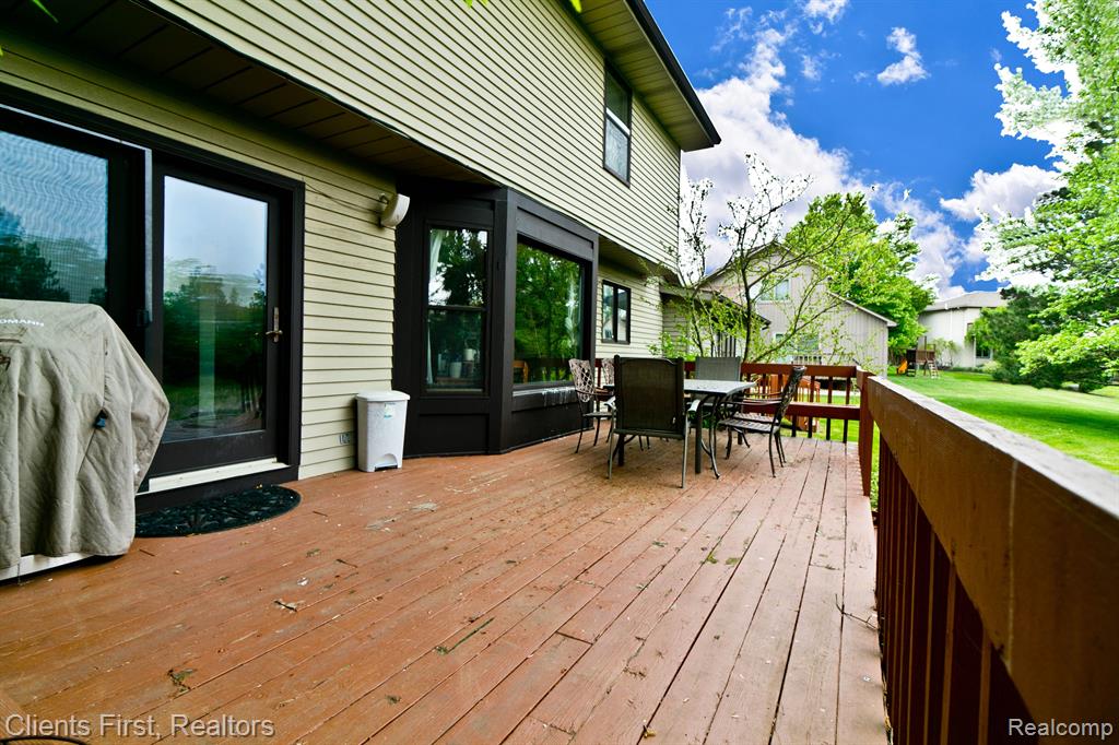 1030 FAIRMOUNT Drive, Ann Arbor, MI 48105 — Photo 4