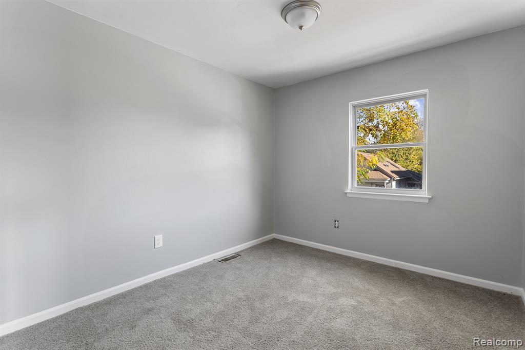 4383 CICOTTE Street, Detroit, MI 48210 — Photo 36