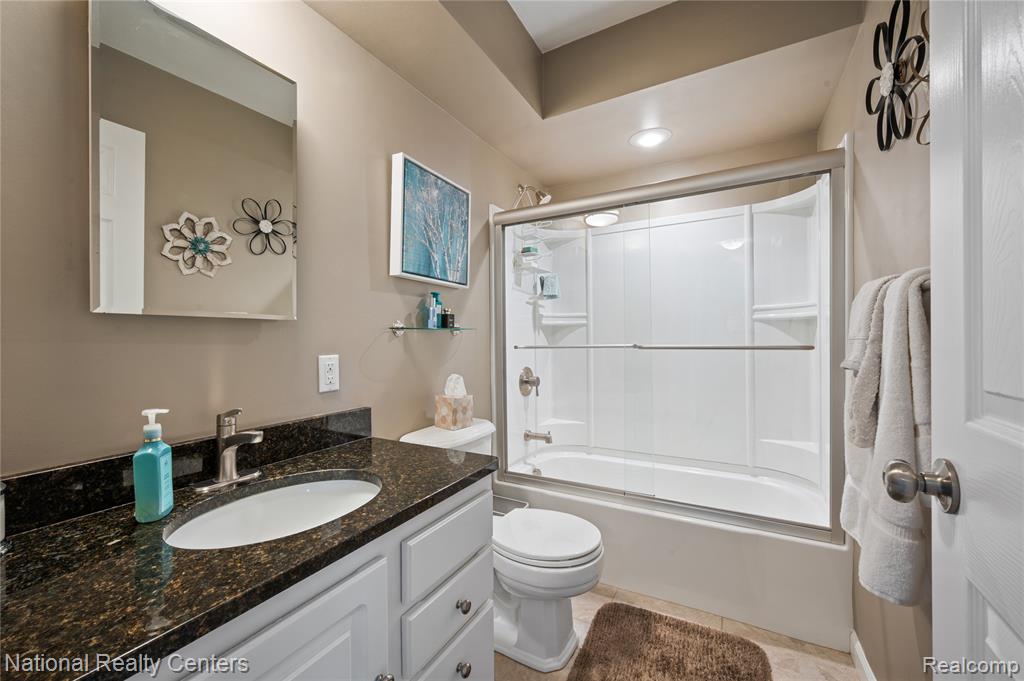 16 Lakeridge Drive, Adrian, MI 49221 — Photo 8
