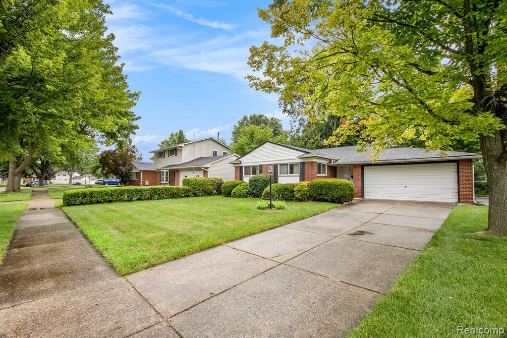 40158 DIANE Drive, Sterling Heights, MI 48313 — Photo 3
