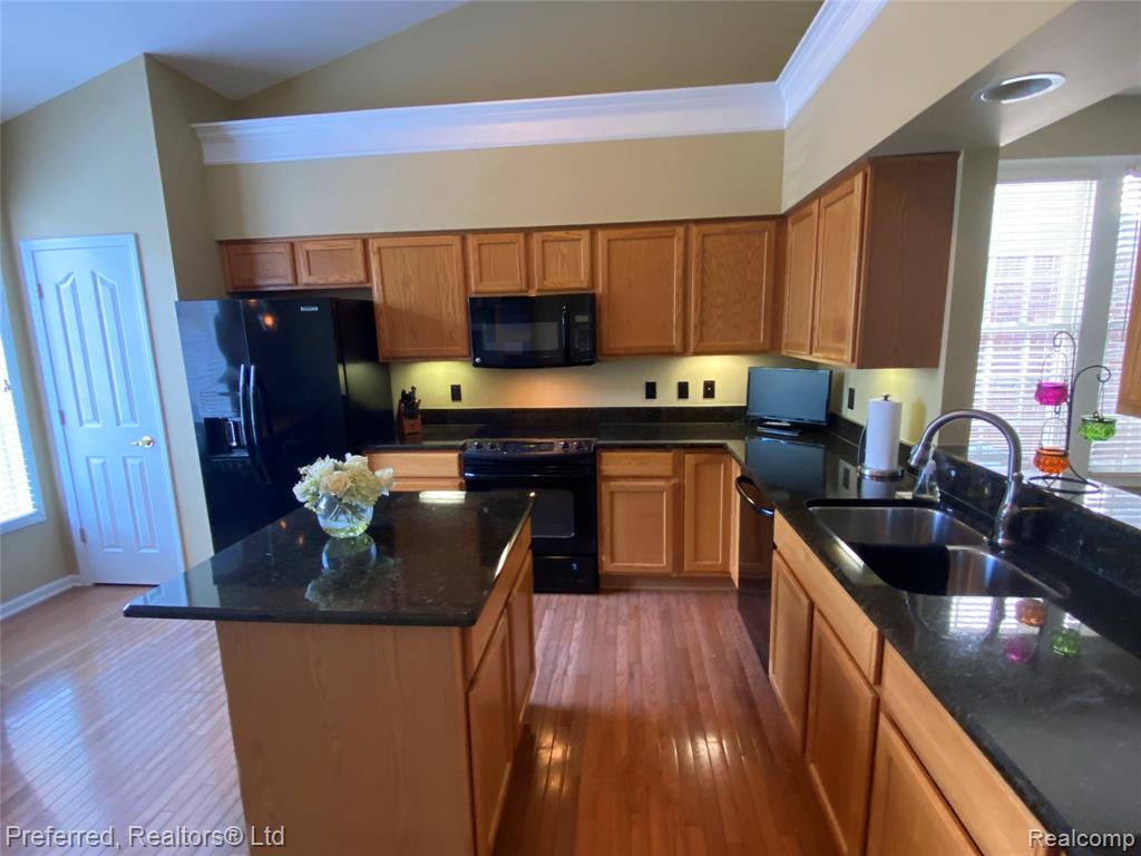 51355 Northview, Plymouth, MI 48170 — Photo 13