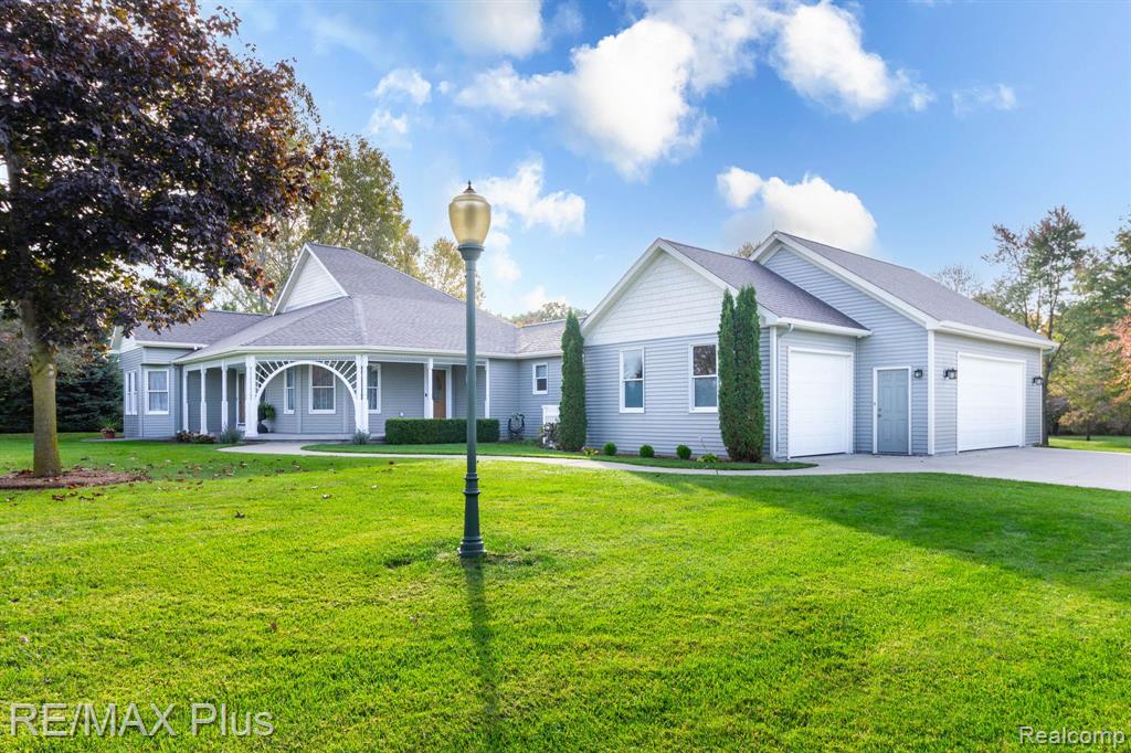 7032 E Hill Road, Grand Blanc, MI 48439