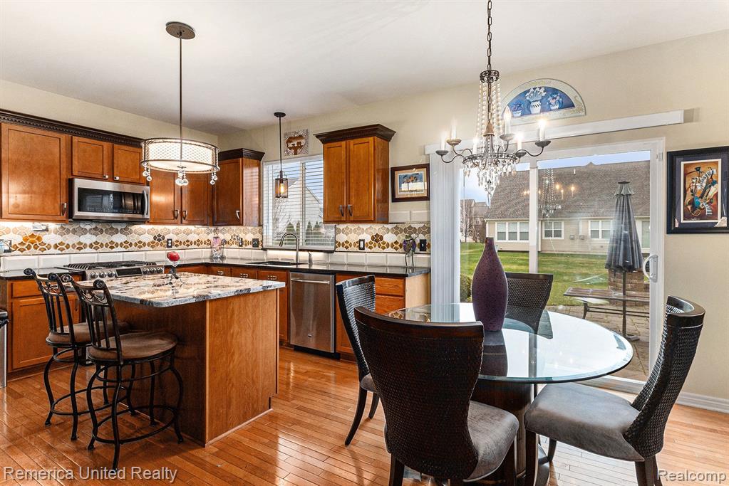 1304 YOSEMITE VALLEY Drive, Milford, MI 48381 — Photo 8