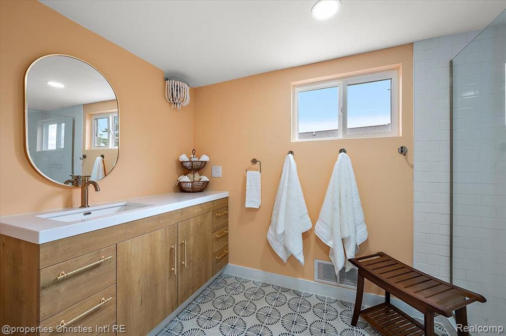 600 Wolverine Drive, Walled Lake, MI 48390 — Photo 27