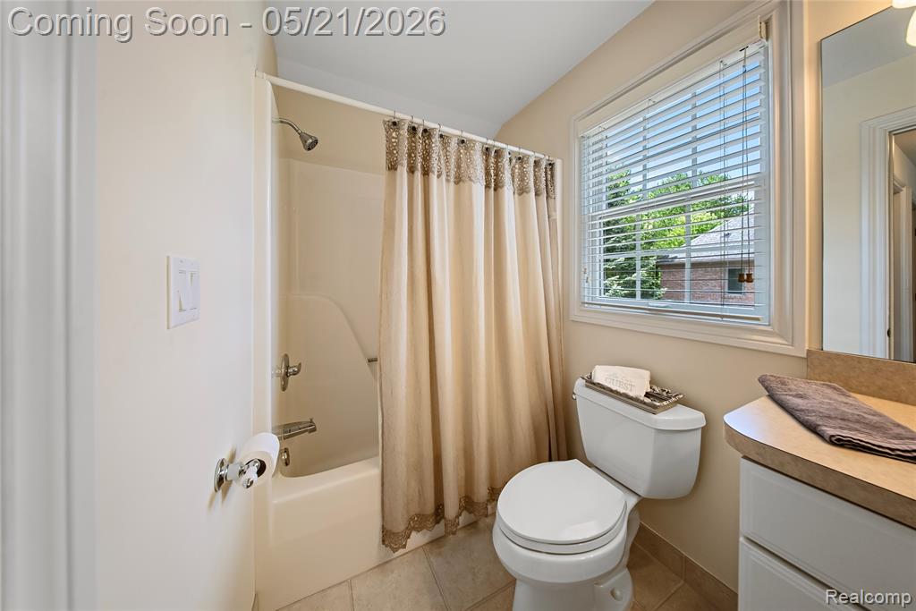 8425 Grays Drive, Grosse Ile, MI 48138 — Photo 41