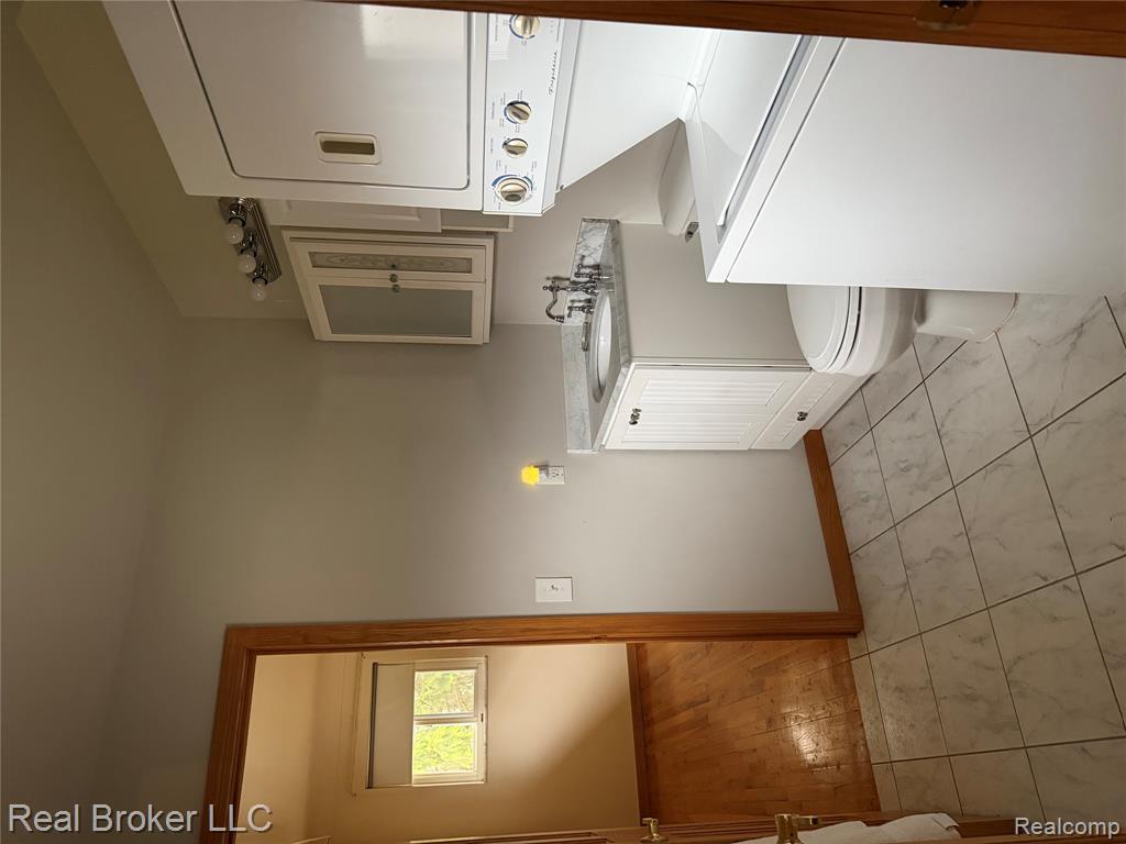 52816 Heatherway Drive N, Shelby Twp, MI 48316 — Photo 8