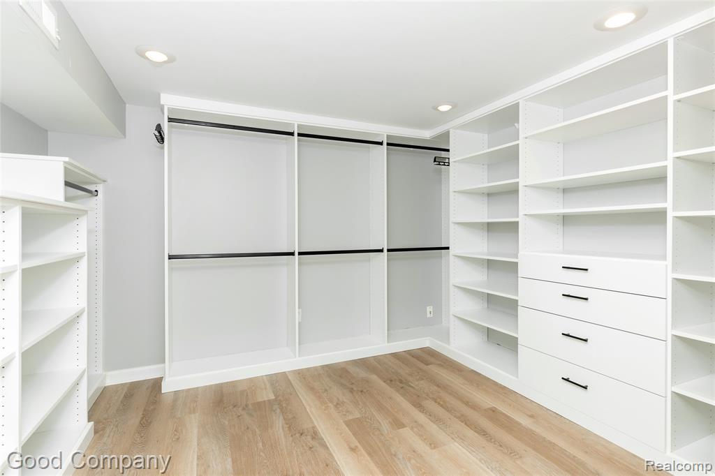 702 Orchard View Drive, Royal Oak, MI 48073 — Photo 26