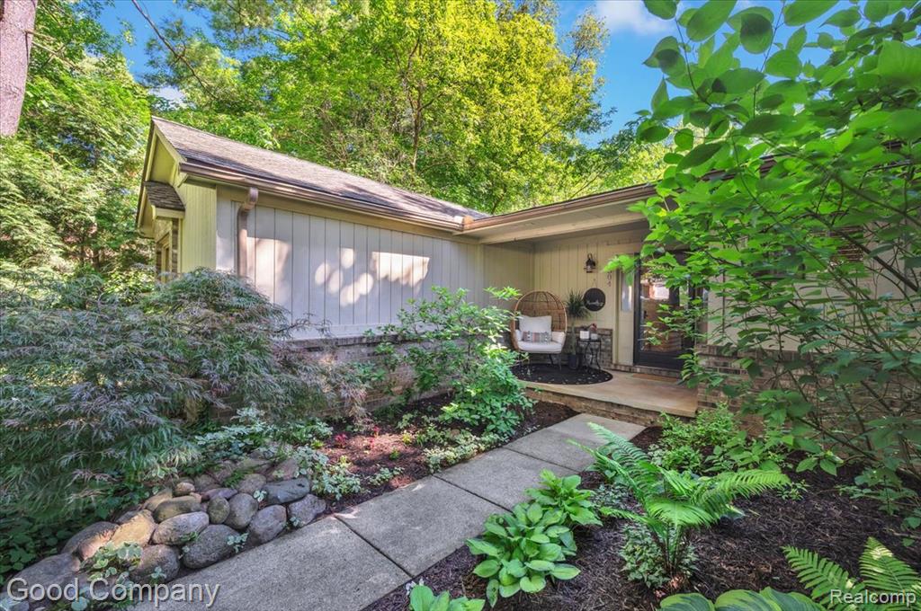 5504 Starwood Drive, Commerce Twp, MI 48382 — Photo 5