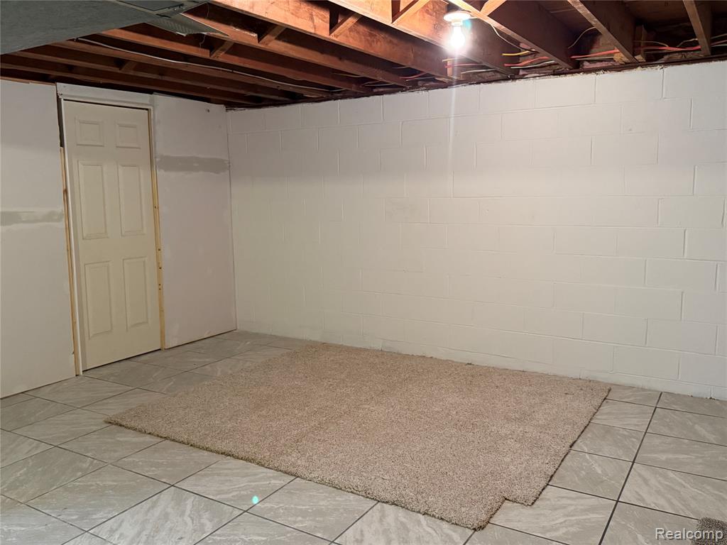 8761 Birchwood Drive, Newport, MI 48166 — Photo 33