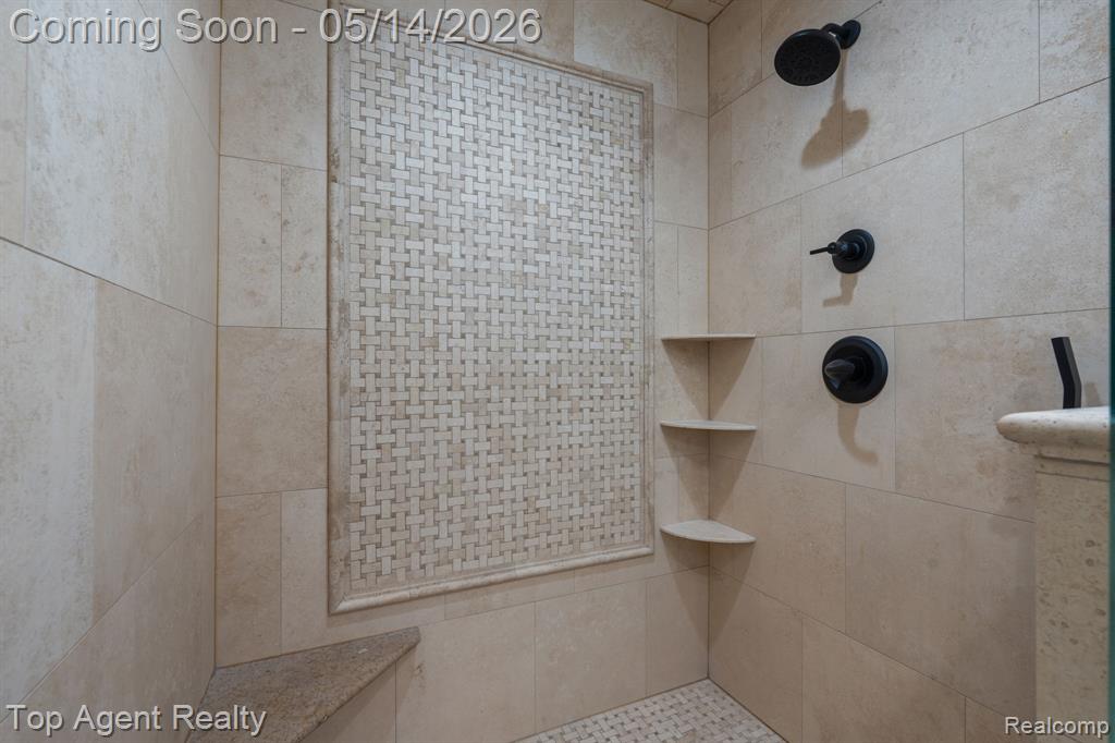 6739 White Pine Court, Bloomfield Hills, MI 48301 — Photo 34
