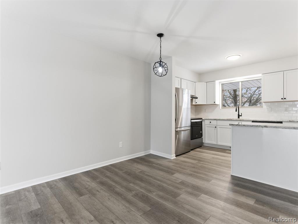 25927 New Forest Court, New Baltimore, MI — Photo 9