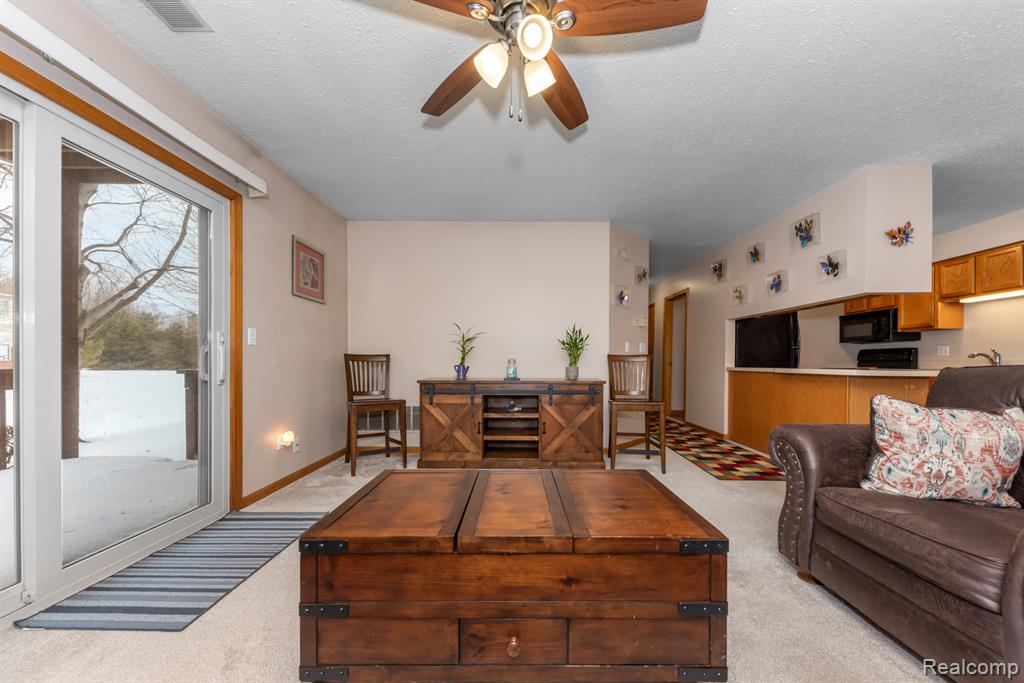 9624 Sawgrass Court, Belleville, MI 48111 — Photo 8