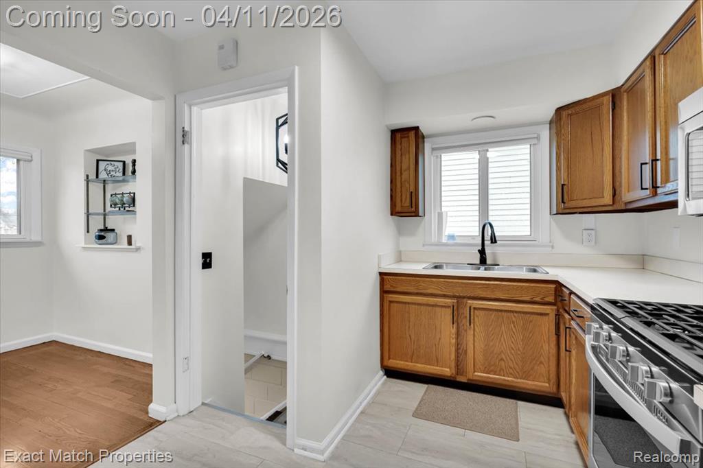 576 Markle Avenue, Pontiac, MI 48340 — Photo 14