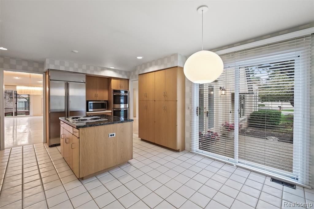 5129 Woodlands Lane, Bloomfield Hills, MI 48302 — Photo 12