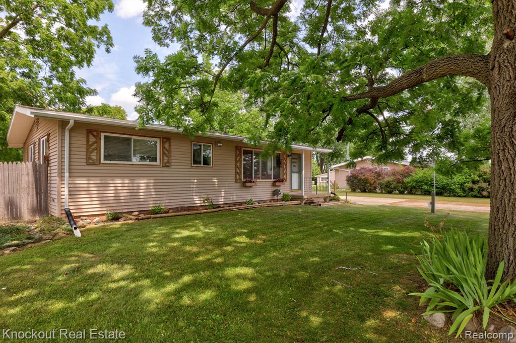 4912 Hepburn Road, Saginaw, MI 48603 — Photo 2