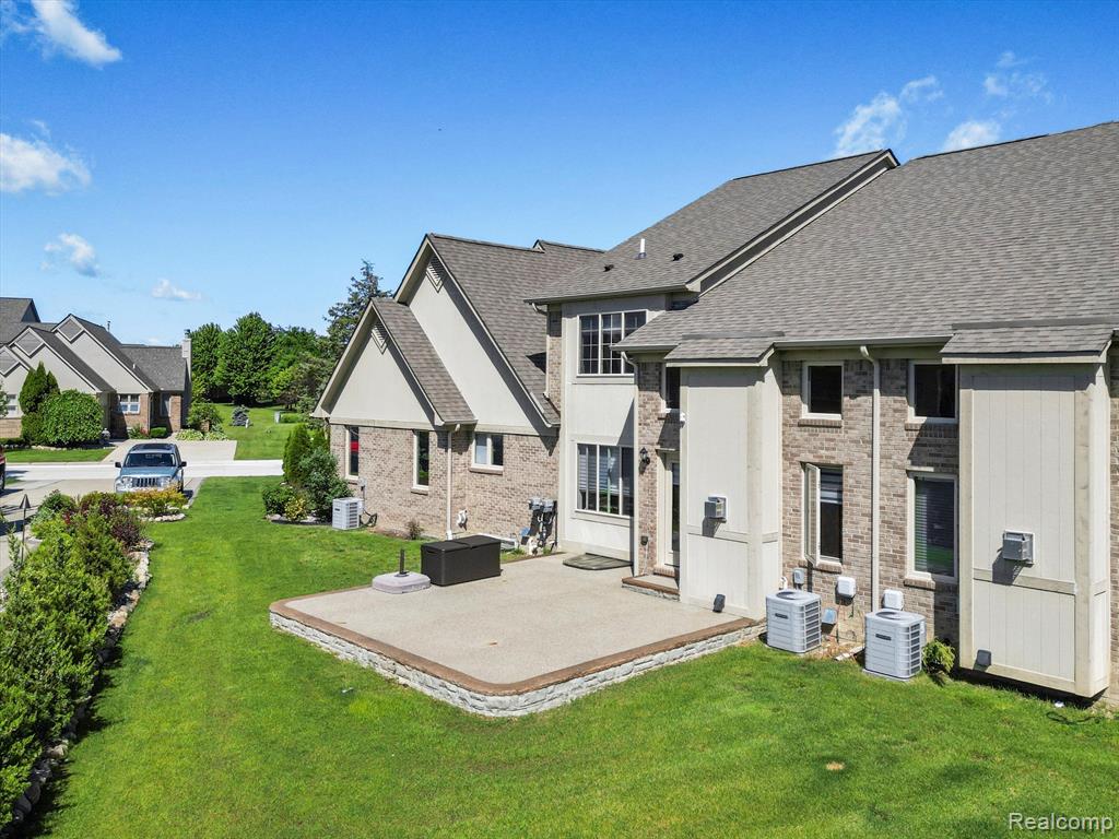 46854 EMERALD CREEK Drive, Shelby Twp, MI 48315 — Photo 41