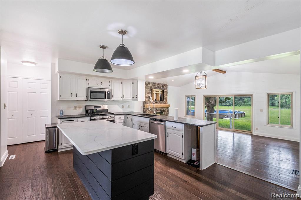 6695 River Road, Flushing, MI 48433 — Photo 9