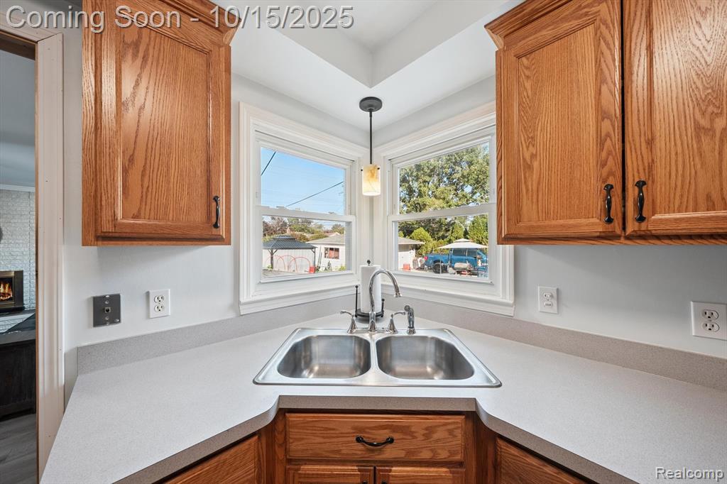 9931 E Clements Circle, Livonia, MI 48150 — Photo 15
