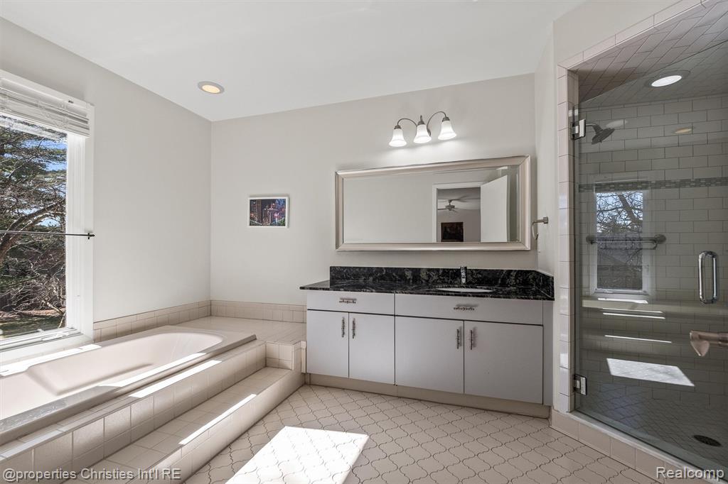 1060 Stratford Place, Bloomfield Hills, MI 48304 — Photo 31