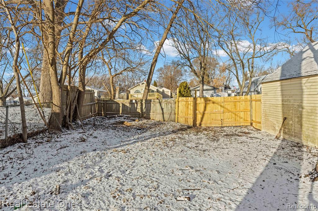943 Premont Avenue, Waterford, MI 48328 — Photo 40