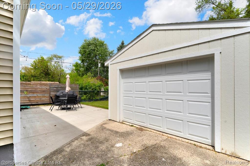 8740 Saratoga Street, Oak Park, MI 48237 — Photo 26