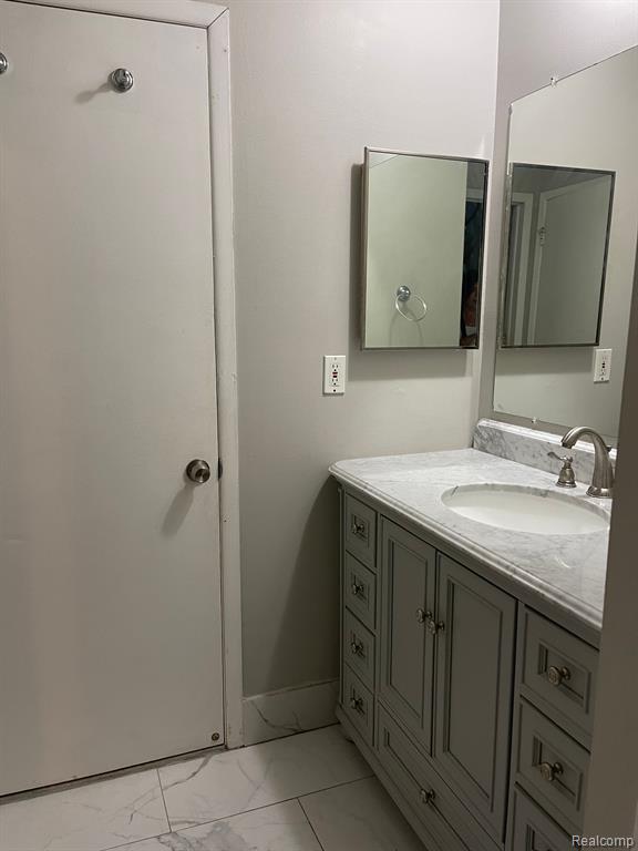 8719 GEORGE F BUNKER Boulevard, Sterling Heights, MI 48313 — Photo 16