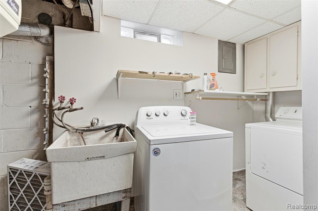 7002 Norborne Avenue, Dearborn Heights, MI 48127 — Photo 16