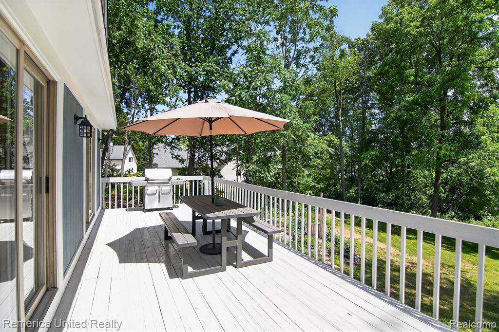 11521 Westshore Drive, Pinckney, MI 48169 — Photo 32