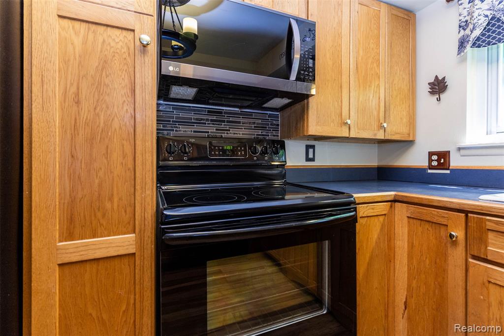 919 Elmsford Drive, Clawson, MI — Photo 12