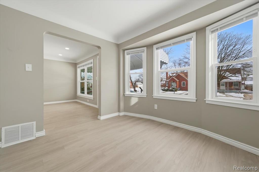6751 Memorial Avenue, Detroit, MI 48228 — Photo 13