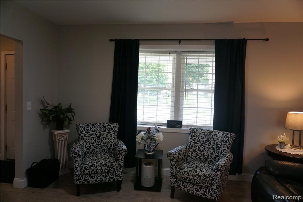 955 N Chevrolet Avenue, Flint, MI 48504 — Photo 9