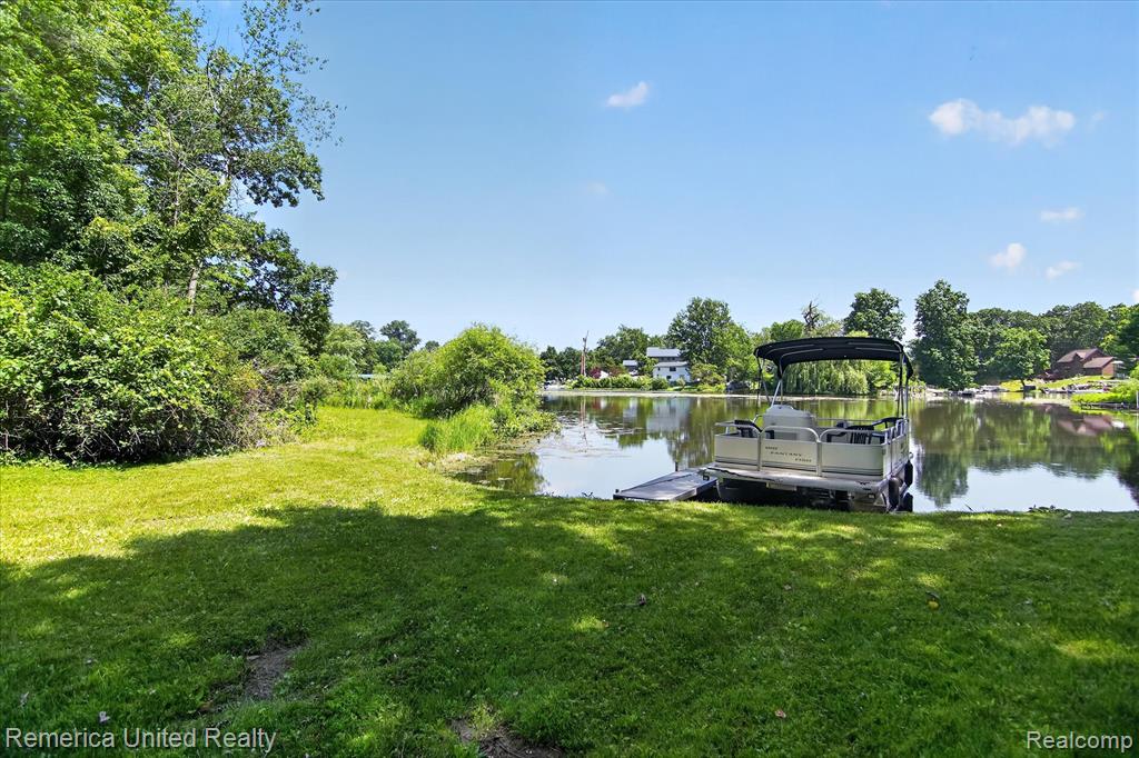 11521 Westshore Drive, Pinckney, MI 48169 — Photo 45