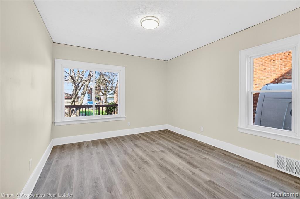 5019 Maple Street, Dearborn, MI 48126 — Photo 15