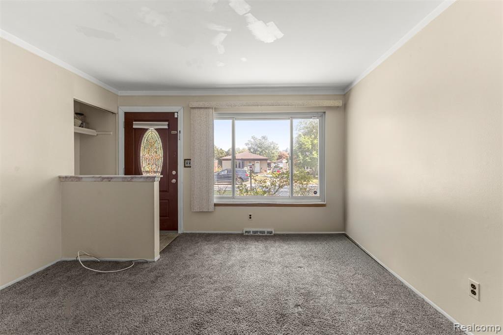 6131 N Evangeline Street, Dearborn Heights, MI 48127 — Photo 4