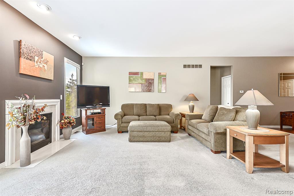 24624 ROSEMONT Drive, South Lyon, MI 48178 — Photo 5