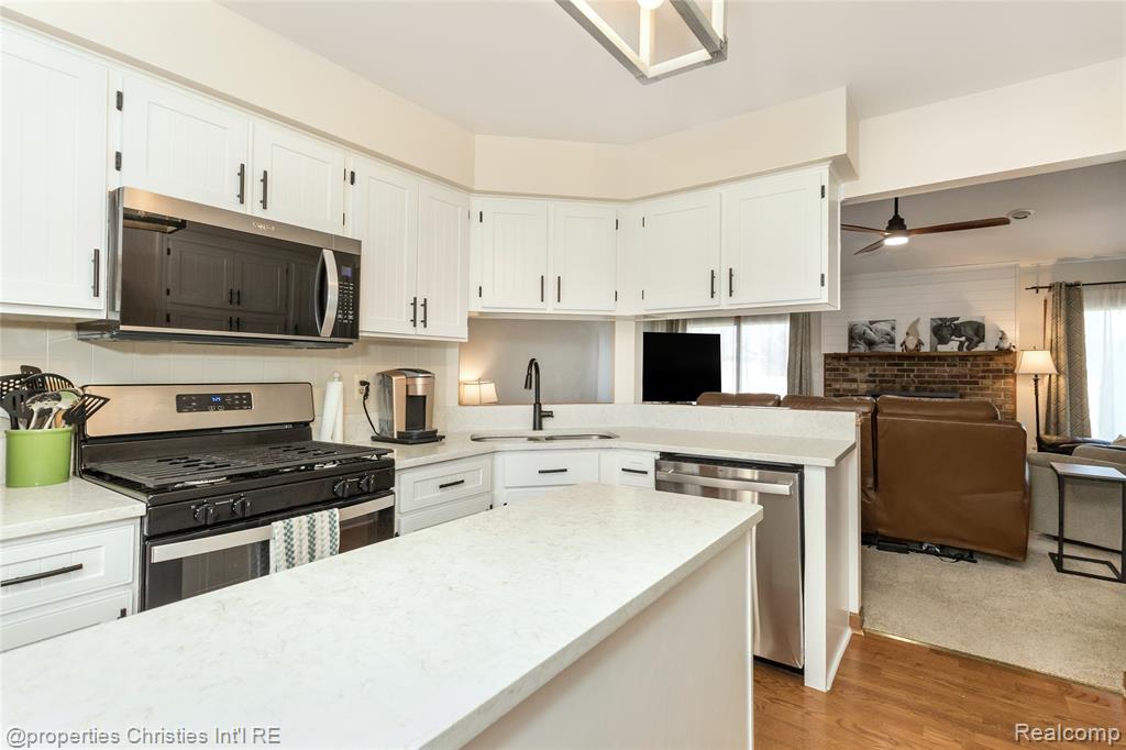 47192 Sanborn Drive, Macomb, MI 48044 — Photo 9