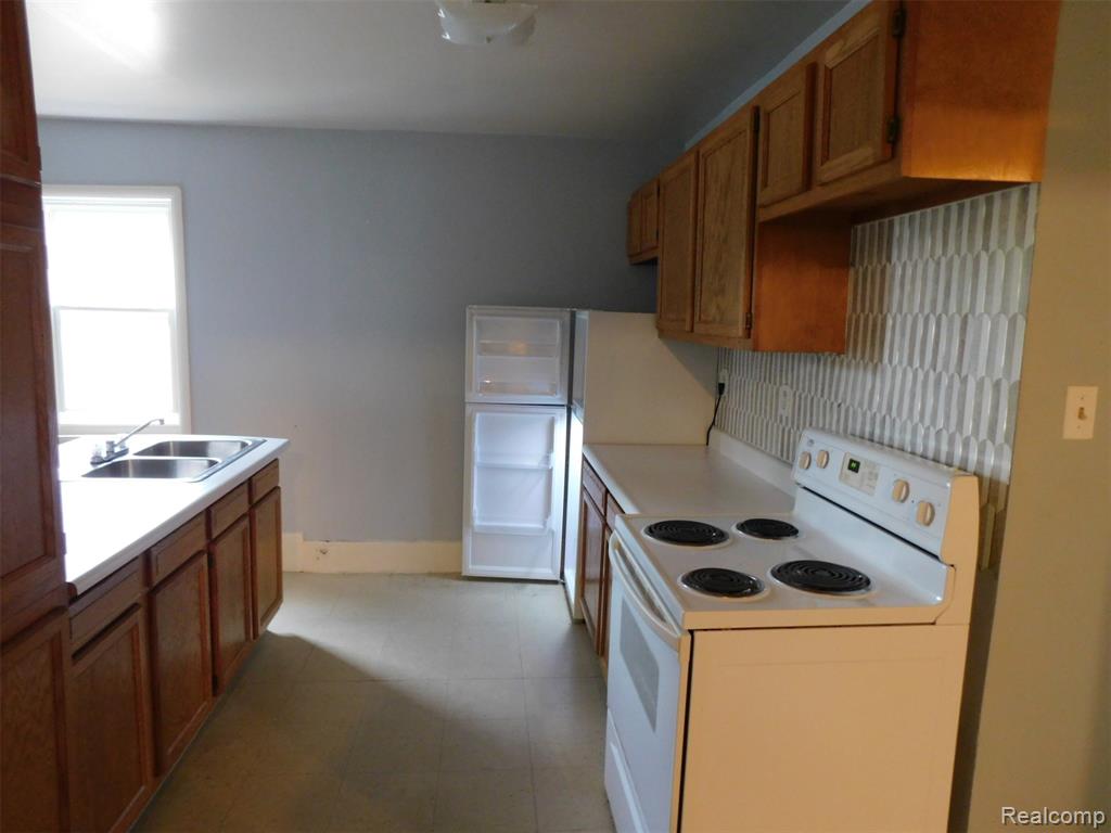 813 Court Street, Port Huron, MI 48060 — Photo 6