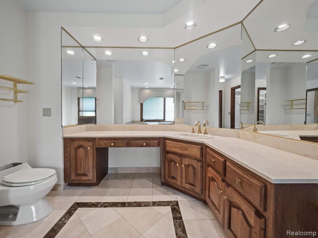 4932 SUSANS Way, Bloomfield Hills, MI 48302 — Photo 24