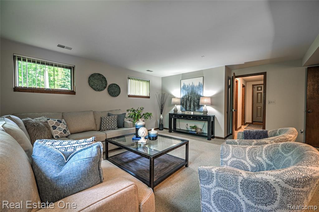 753 Medinah Drive, Rochester Hills, MI 48309 — Photo 2