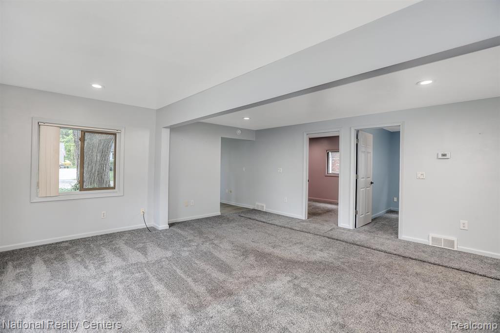 330 BEACHWAY Street, Whitmore Lake, MI 48189 — Photo 5