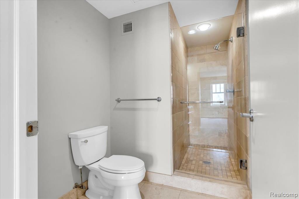 525 W Lafayette Boulevard, 18E, Detroit, MI 48226 — Photo 24