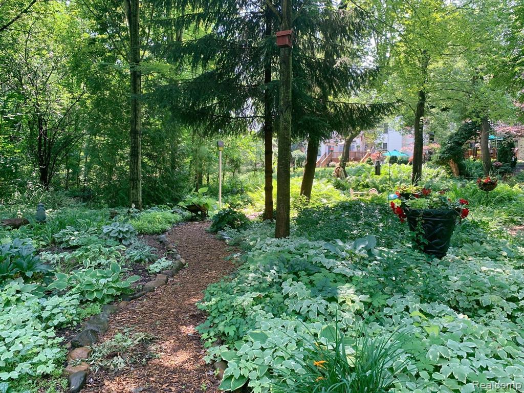 39516 ROCKCREST Lane, Northville, MI 48168 — Photo 36