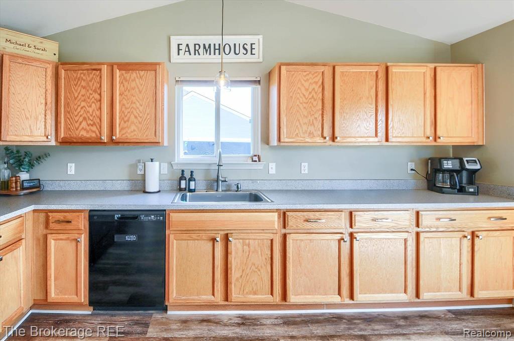 8089 PENINSULA Circle, Grand Blanc, MI 48439 — Photo 18