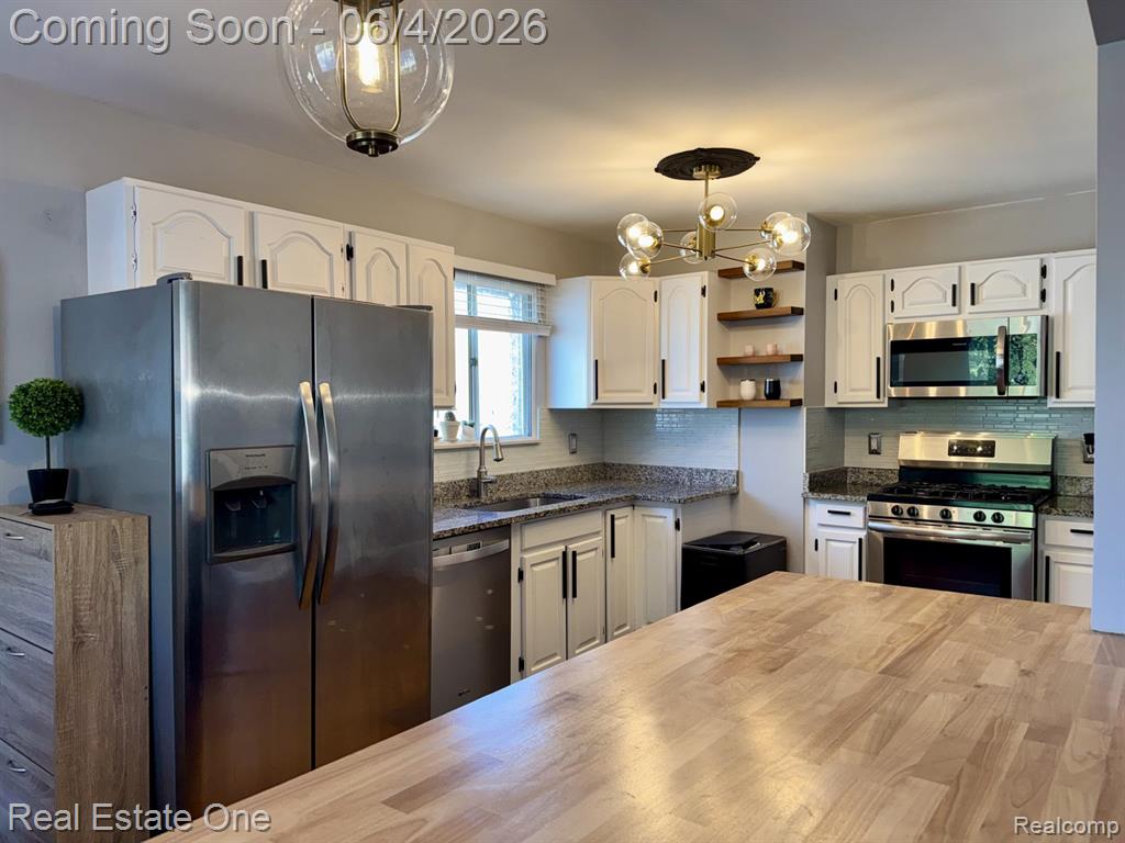 311 W Brockton Avenue, Madison Heights, MI 48071 — Photo 17