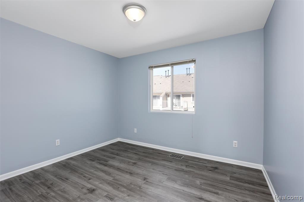 1111 BEAVER Run, Troy, MI 48083 — Photo 11