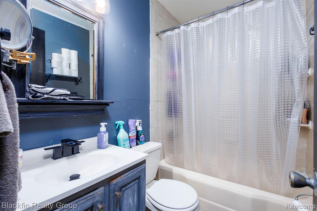 8441 Fisher Avenue, Warren, MI 48089 — Photo 9