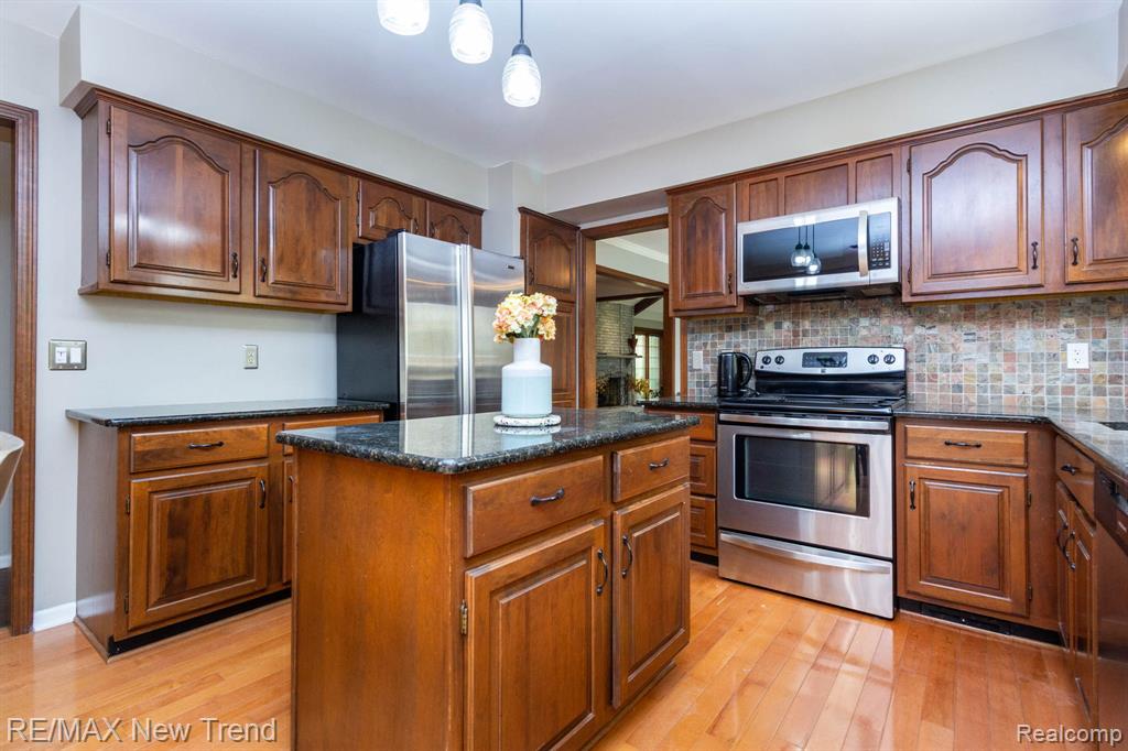 48775 Harvest Drive, Plymouth, MI 48170 — Photo 13