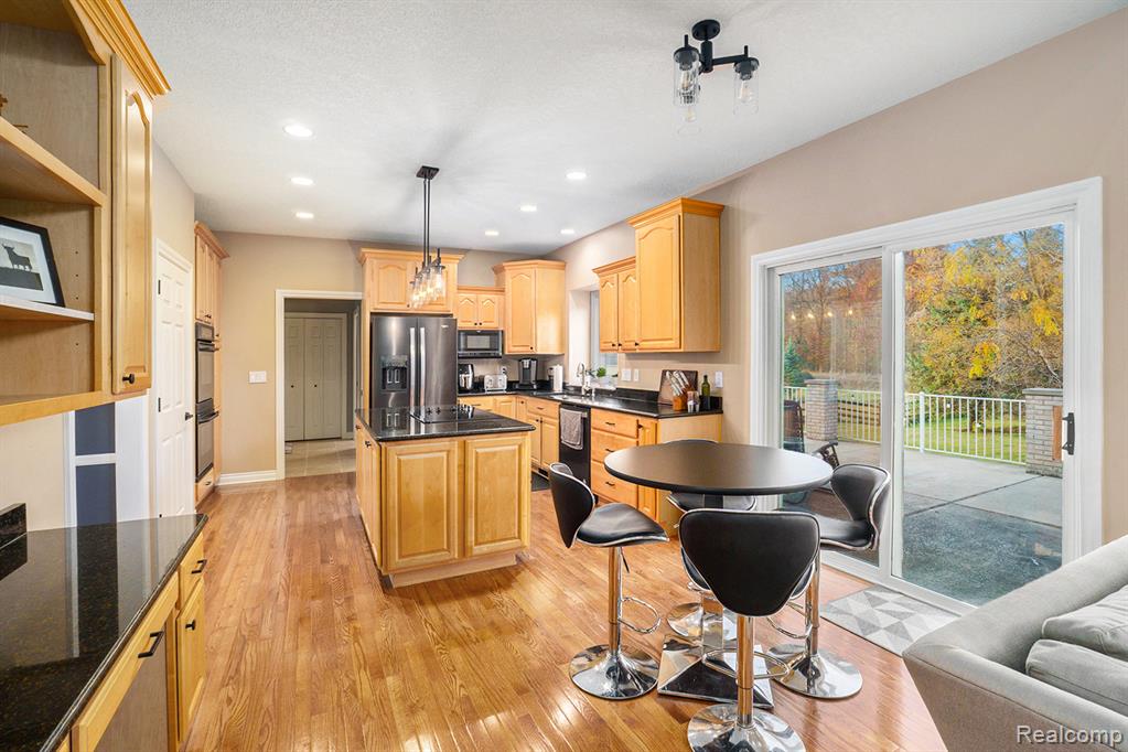 7469 Paradise Drive, Grand Blanc, MI 48439 — Photo 10
