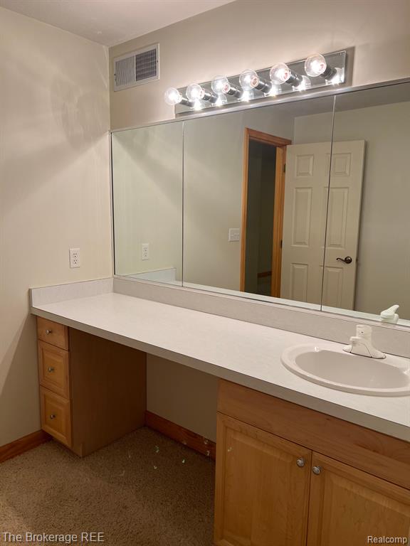 6112 NORMANDY Drive, Saginaw, MI 48638 — Photo 31